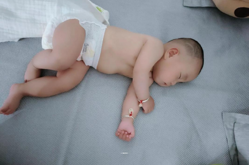 阳春没满月的宝宝